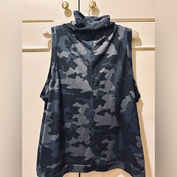 NWT Prana Camo Size M - Picture 5 of 10